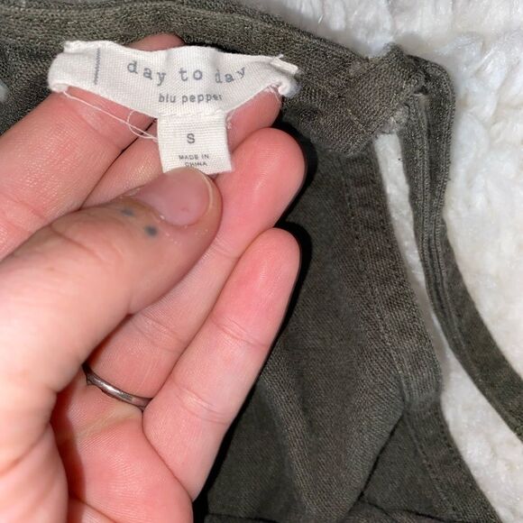 Day To Day Blu Pepper Gray Jumpsuit Size Small - Picture 2 of 2